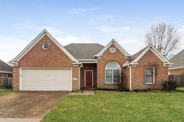 1983 CHIMNEYROCK BLVD Cordova, TN 38016